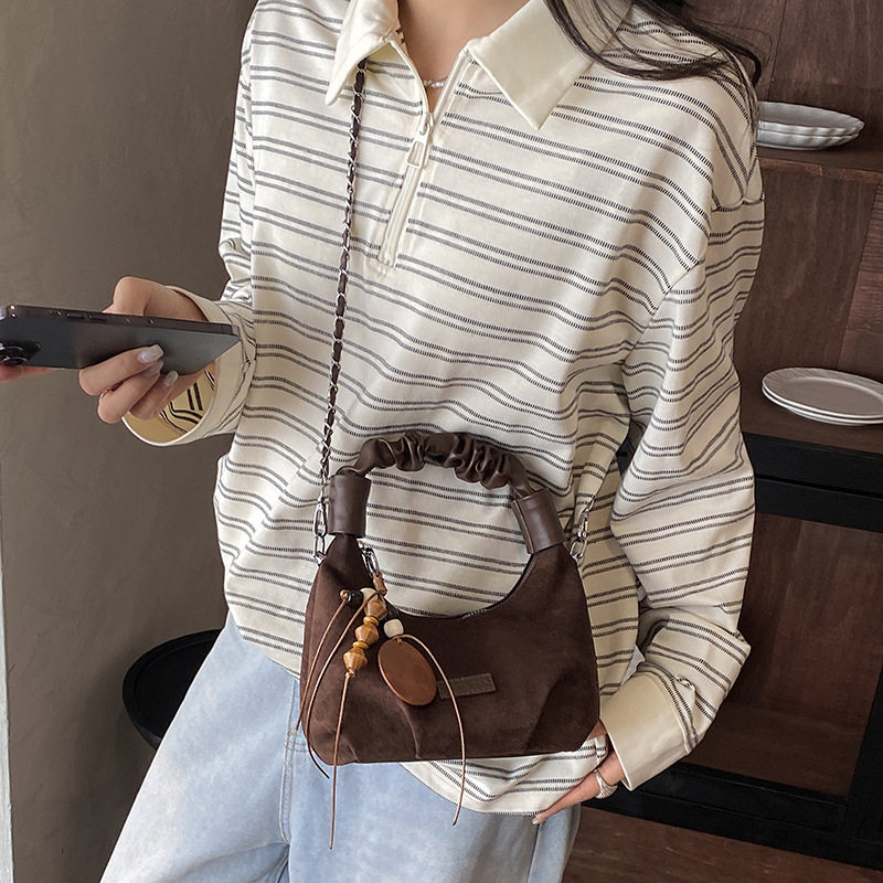 Túi đeo chéo nữ dáng sủi cảo da PU mềm, kiểu dáng tối giản tiện đi làm hằng ngày — màu cà phê, màu nâu, màu trắng ngà, xanh lá cây chi tiết 21