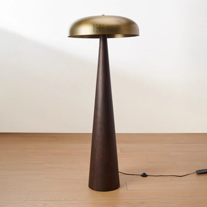 Medieval Mushroom Lamp Metal Pot Cover Retro Electroplating Bronze Cone Wood Art Villa Living Room High-End Standing Lamp