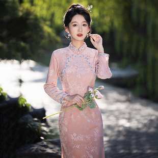 Pink Chinese-Style Long-Sleeved, Long, Modernized Cheongsam 2025 New Model for Young Women, Retro Slim-Fit Spring and Autumn Clothing