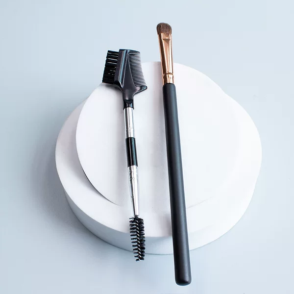 Beginner's Portable, Fast and Multi-Functional Double-Headed Three-Purpose Combination Eyebrow Brush, Eyebrow Comb, Long-Handled Soft-Bristled Eye Shadow Makeup Brush