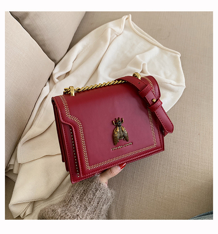 Borsa a tracolla retro con catena e decorazione ape donna_voghion.com