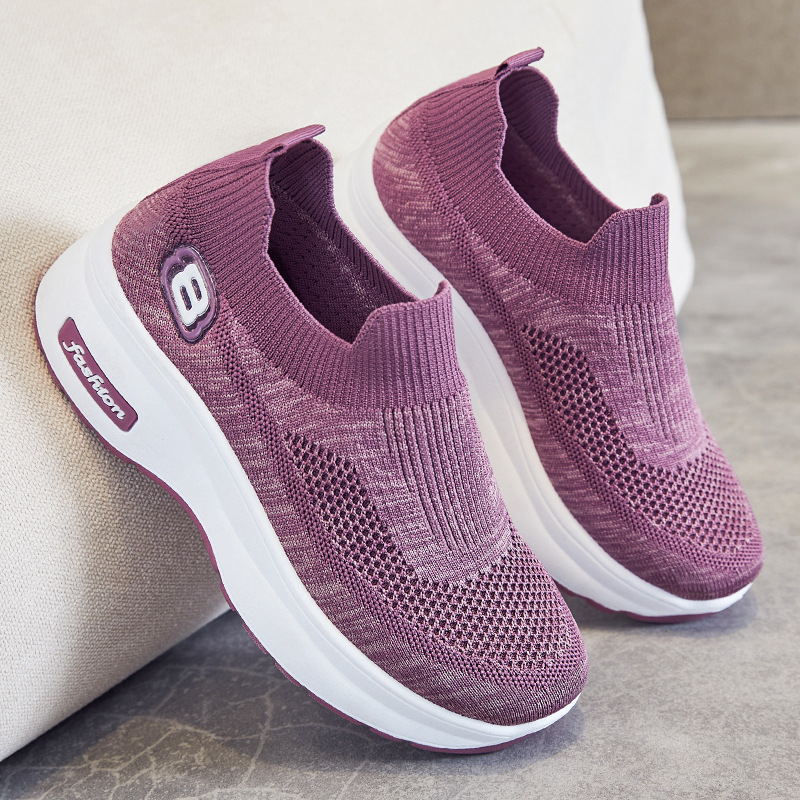 Zapatos al por mayor para mujer 2025 verano nuevo estilo crossover Flying Weaver zapatos de mujer suela gruesa realzados zapatos deportivos transpirables para mujer