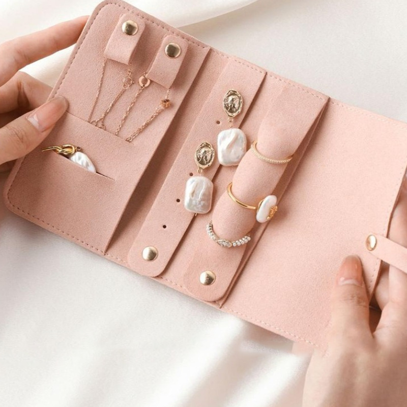 32g Weight Storage Bag Storage & Cleaning Rings, Bracelets, Earrings, Jewelry bag Classification 1 Piece Quantity Microfiber, Gold Material Bag, Solid Color Pattern Casual Style 1 Piece Microfiber Gold Casual Bag Solid Color Rings Bracelets Earrings 1