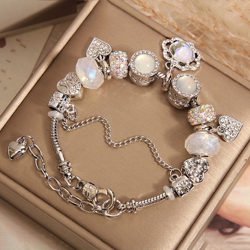 Bracciale rigido con cuore per donna design minimalista_voghion.com