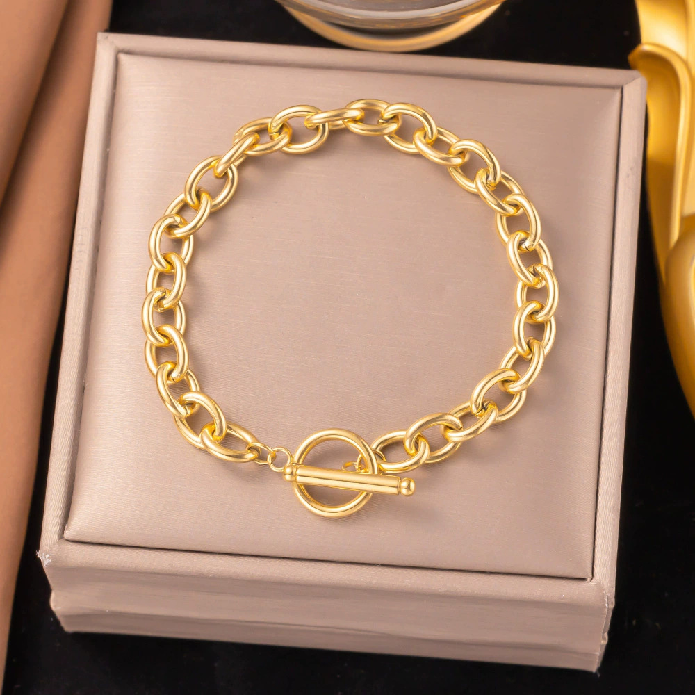 304 Stainless Steel Material Heart Shape Pattern Women's Gender PVD Coated Real Gold Plated Heart Shape Titanium Steel Simple Style Waterproof Non Tarnish Titanium Steel Bracelets