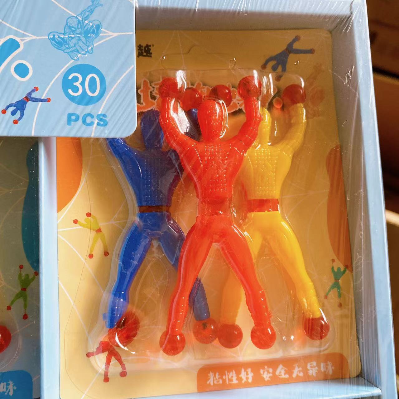 Juguetes Spider-Man para escalar la pared descomprimir tarjetas de plástico catapultando niños interesantes pegajosos 3 para escalar la pared pegajosos