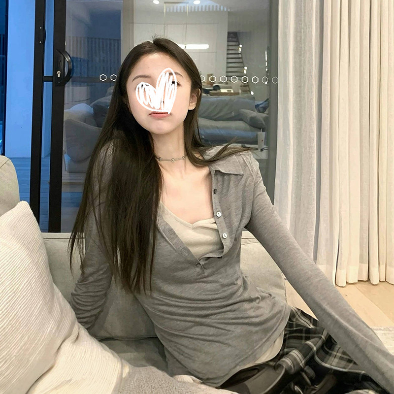 YIDENG ファッショナブルなスリムフィットフェイクツーピース Tシャツ 2025 新しいファッショナブルなコントラストカラー V ネックボトム長袖女性|undefined