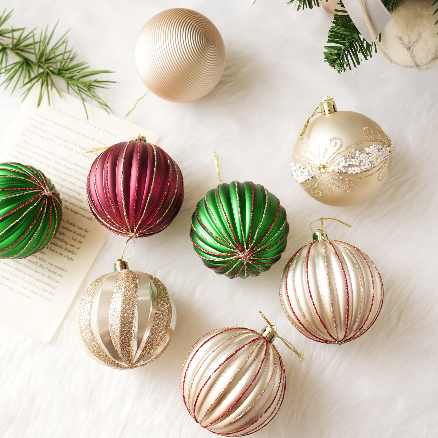 Nuevo producto 8CM bolas de Navidad en caja de color bolas de polvo adhesivo sequilla de plástico árbol de Navidad colgante decoración