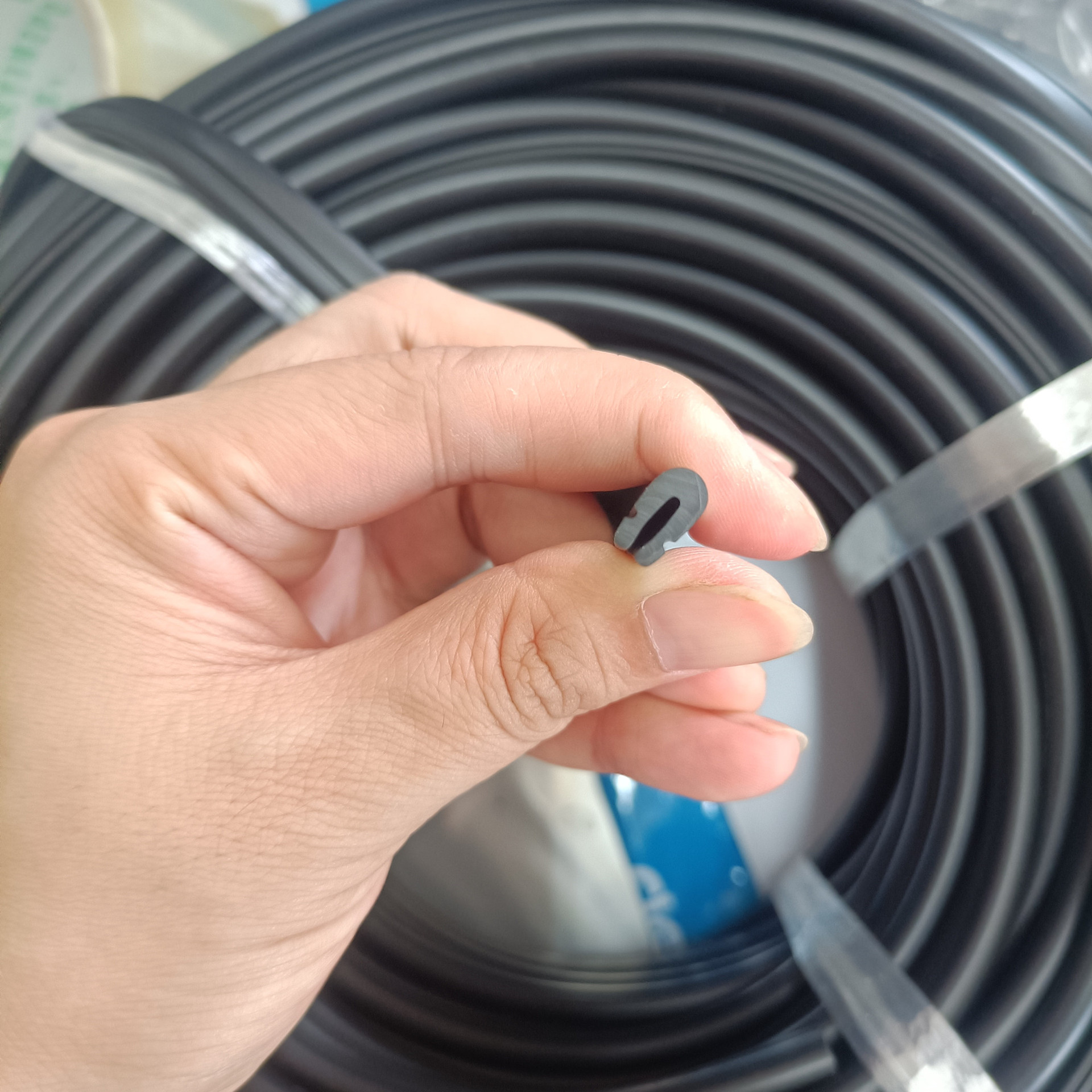 非标准件橡胶条 U型包边条 金属件护边条 U型铝合金卡条 防撞条