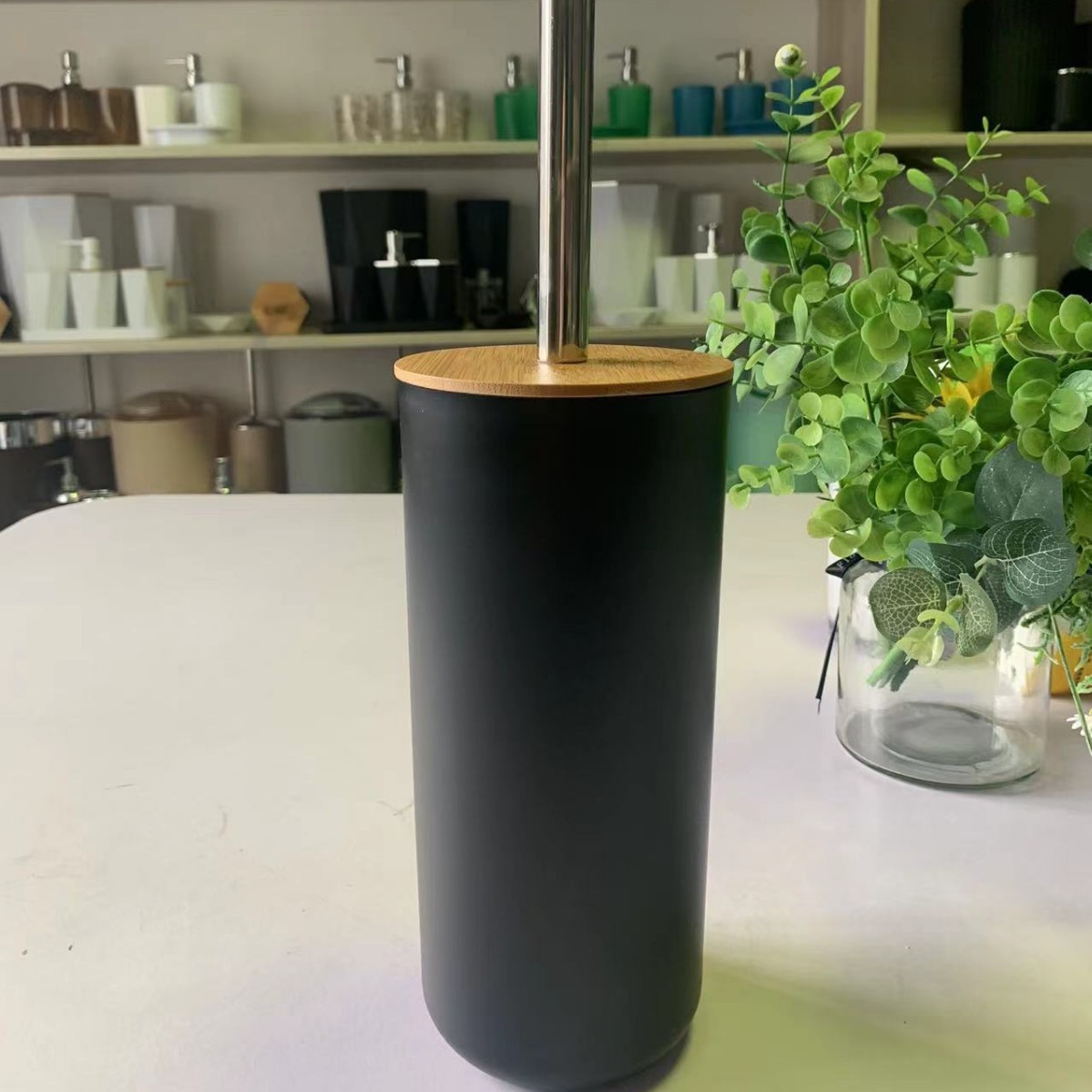 Venta al por mayor cepillo de inodoro sin ángulo muerto cepillo de inodoro doméstico montado en la pared de silicona cepillo de inodoro suministros de limpieza sanitaria