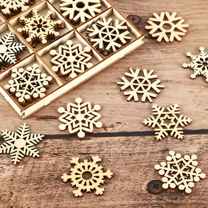 跨境玩具圣诞节镂空雪花挂件木质工艺品创意圣诞手工摆件木制