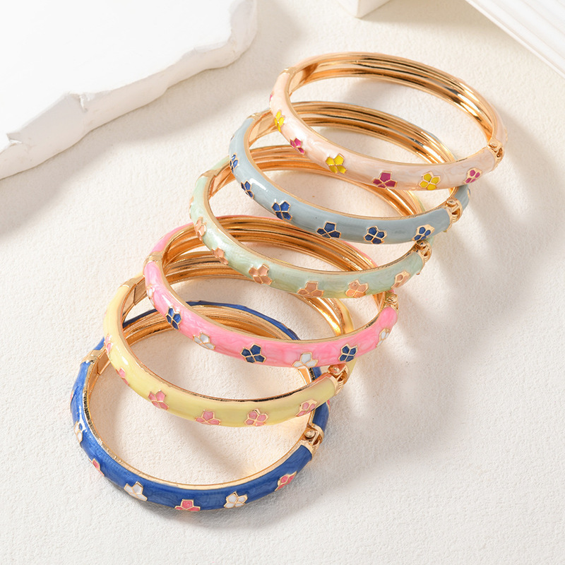 New Chinese-Style Macaron Color Enamel Hand-Painted Fashion Open Simple Four-Leaf Flower Bracelet Jewelry