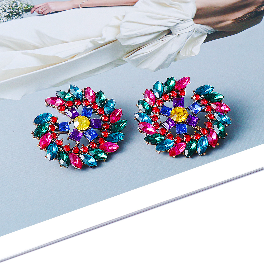 European And American New Alloy Diamond-studded Sunflower Earrings Female display picture 5