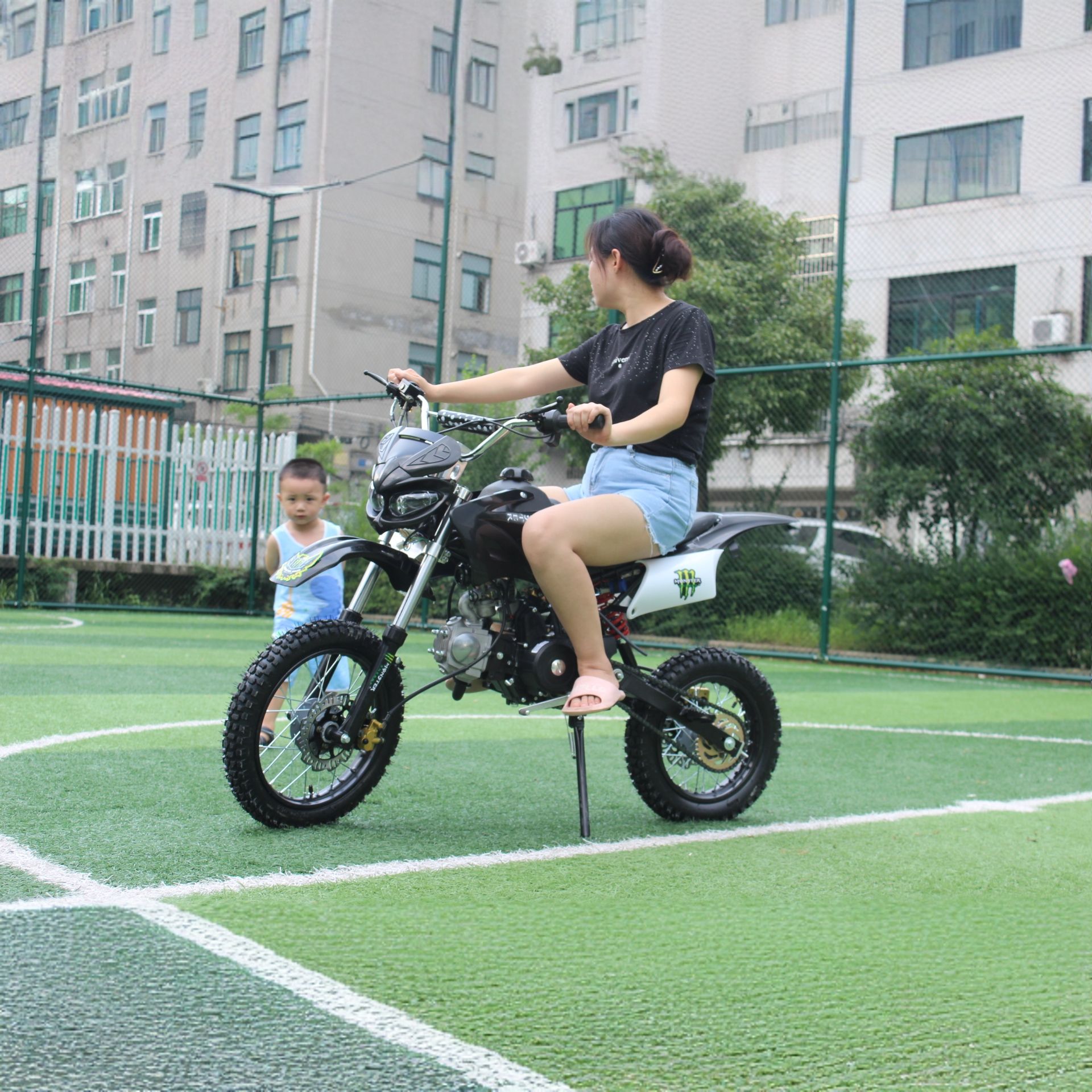 Small Off-Road Mountain Dirt Bike Fuel-Powered Two-Wheeler 125Cc All-Terrain Mountain Dirt Bike