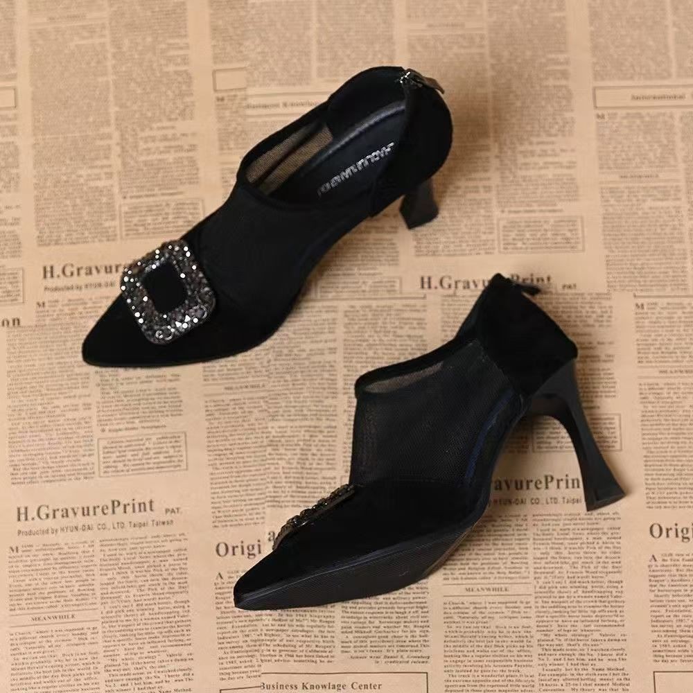 2026 nuevo verano hueco de tacones altos zapatos de mujer puntuación temperamento no se cansa pie de malla de malla de talón fino zapatos de hebilla cuadrada