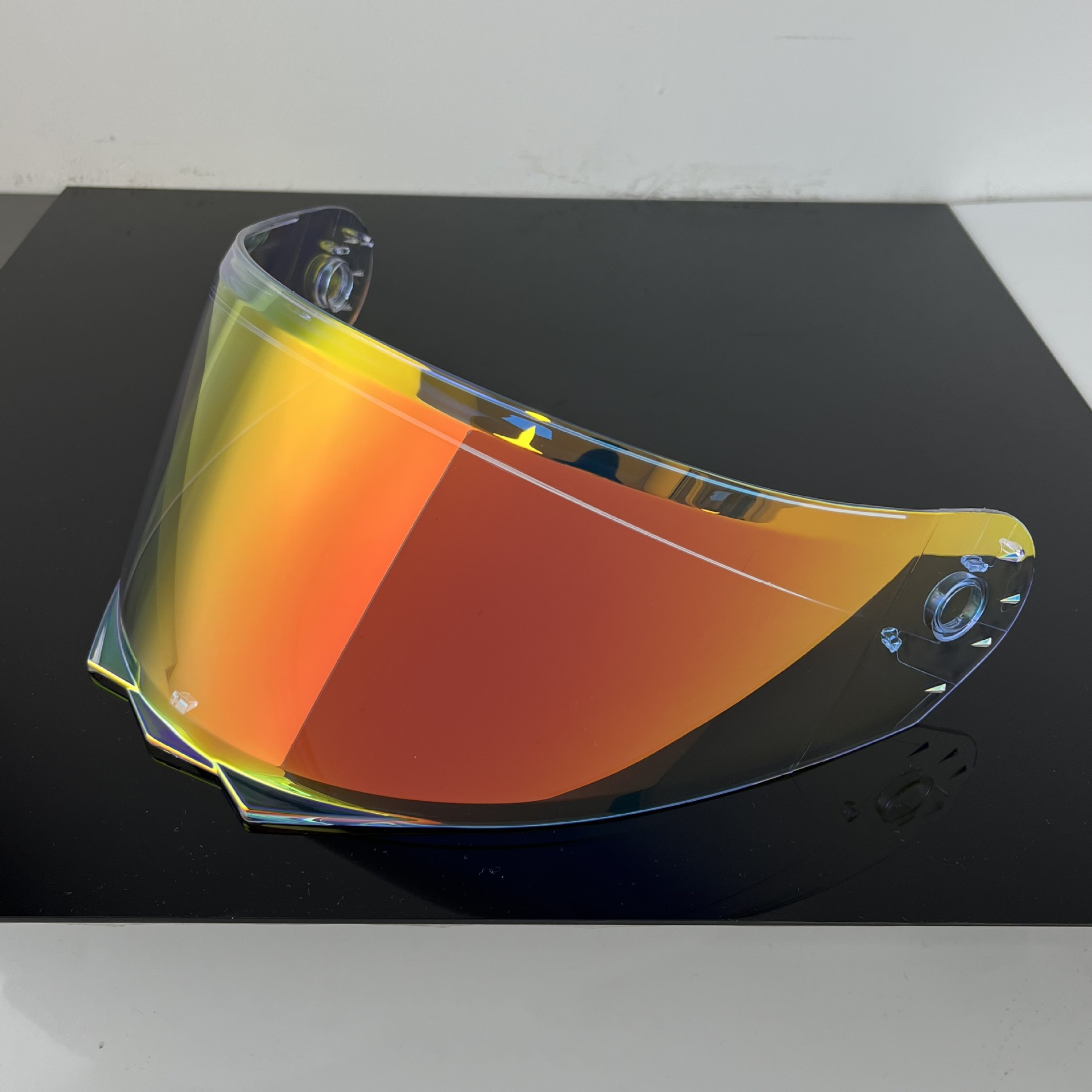 R935 Motorcycle Helmet Lens Adapted to R935, R935Sv Windproof, Dustproof and Uv-Proof Multi-Color Mirror
