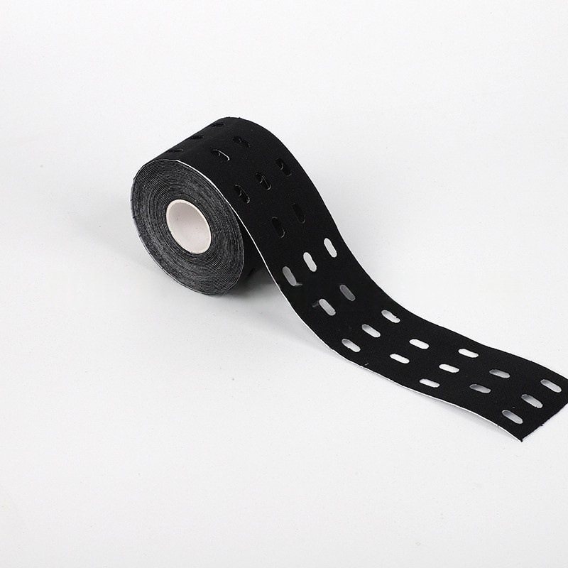 블랙 천공 통기성 모델