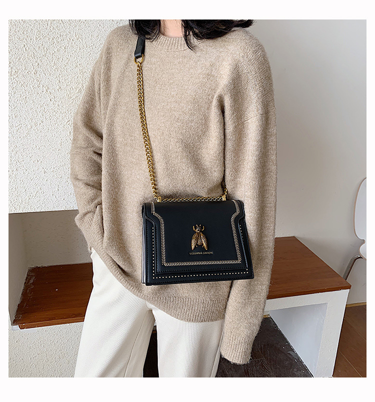 Borsa a tracolla retro con catena e decorazione ape donna_voghion.com