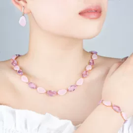 耳钉;耳环;项链