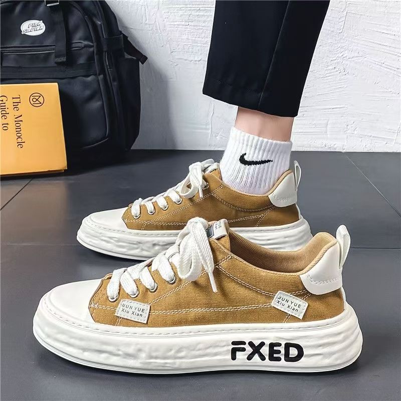 Zapatos de lona para hombres de invierno transpirables zapatos de piso casuales de altura baja tendencia de estudiantes de diseño deportivo universal zapatos de tela de nicho