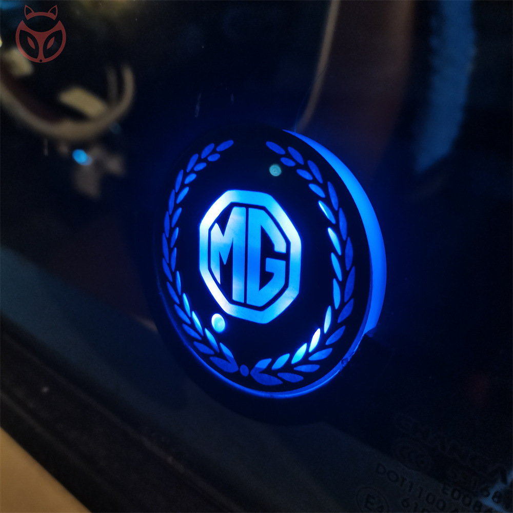 Automóvil Mingjue ventana triangular luz de atmósfera inducción inteligente montada en el automóvil iluminación decoración de color iluminado luz de atmósfera modificada