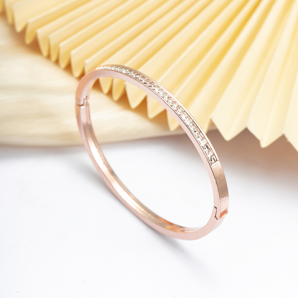 17g Weight Rhinestones Inlay Material Bangle Classification Alloy Chain Material 1 Piece Quantity Holiday, Daily Occasion Alloy Material Solid Color Pattern Women's Gender Inlay Design Simple Style, Classic Style Style Simple Style Classic Style Solid Color Rhinestones Alloy Wholesale Bangle 1