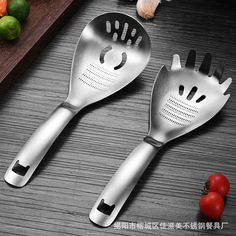304 Stainless Steel Grinding Spoon Kitchen Tool for Mashing Potatoes and Garlic, Multifunctional Gadget for Baby Food and Ginger Paste, with a Filter 304 Stainless Steel Grinding Spoon Kitchen Tool for Mashing Potatoes and Garlic, Multifunctional Gadget for Baby Food and Ginger Paste, with a Filter