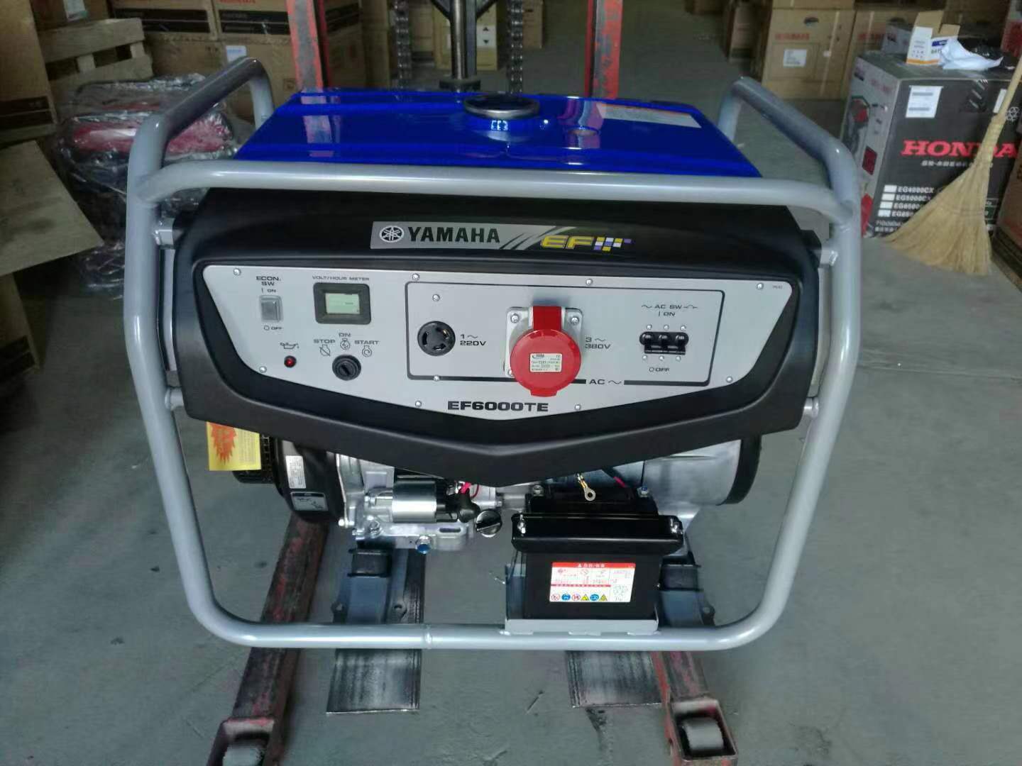 雅马哈品牌 EF17000TE 三相  开架式 电启动 汽油发电机组