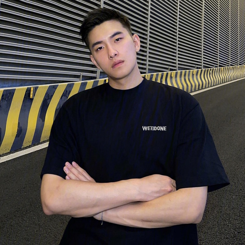 WE11 Popular STar's Same STyle Simple LOGO Embroider High-densiTy Double Yarn Pure CoTTon Loose ShorT-sleeved T-shirT for Men and Women Couples WE11 Popular STar's Same STyle Simple LOGO Embroider High-densiTy Double Yarn Pure CoTTon Loose ShorT-sleeved T-shirT for Men and Women Couples