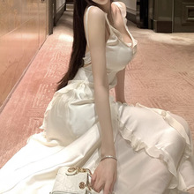 【白玉兰】清冷感荷叶边吊带连衣裙露背缎面斜裁气质长裙2025夏季