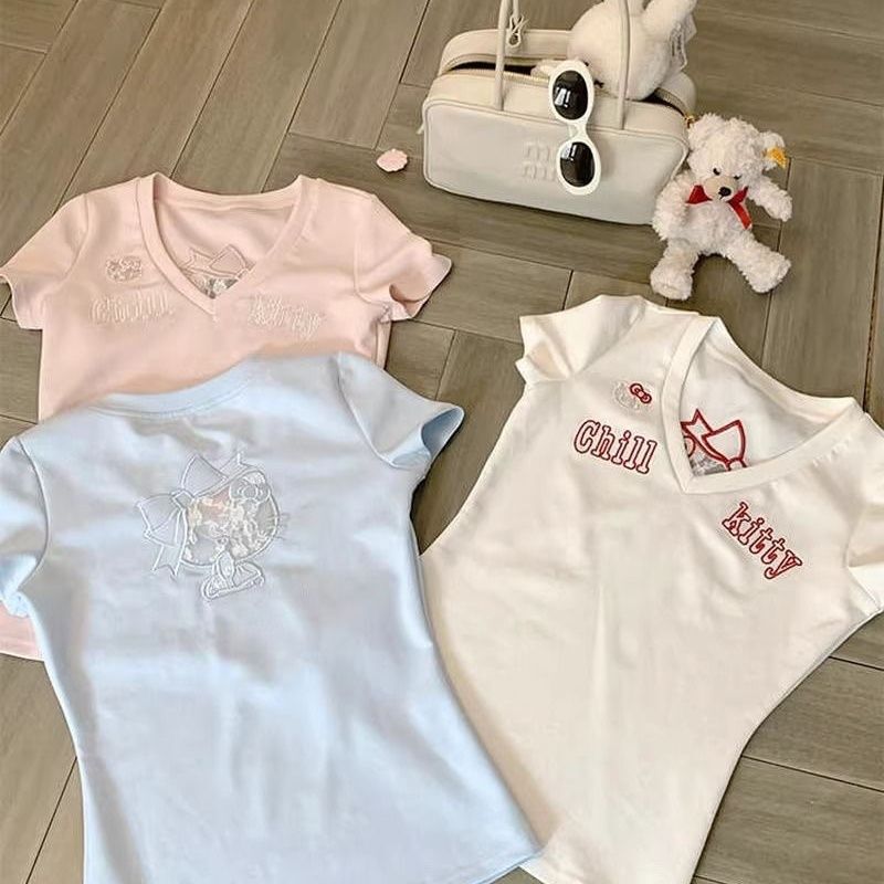 Embroidered V Neck Short-Sleeved T-Shirt for Women Summer New Pure Lust Style Cut Out Lace Slimming Look Sweet Sexy Short Top