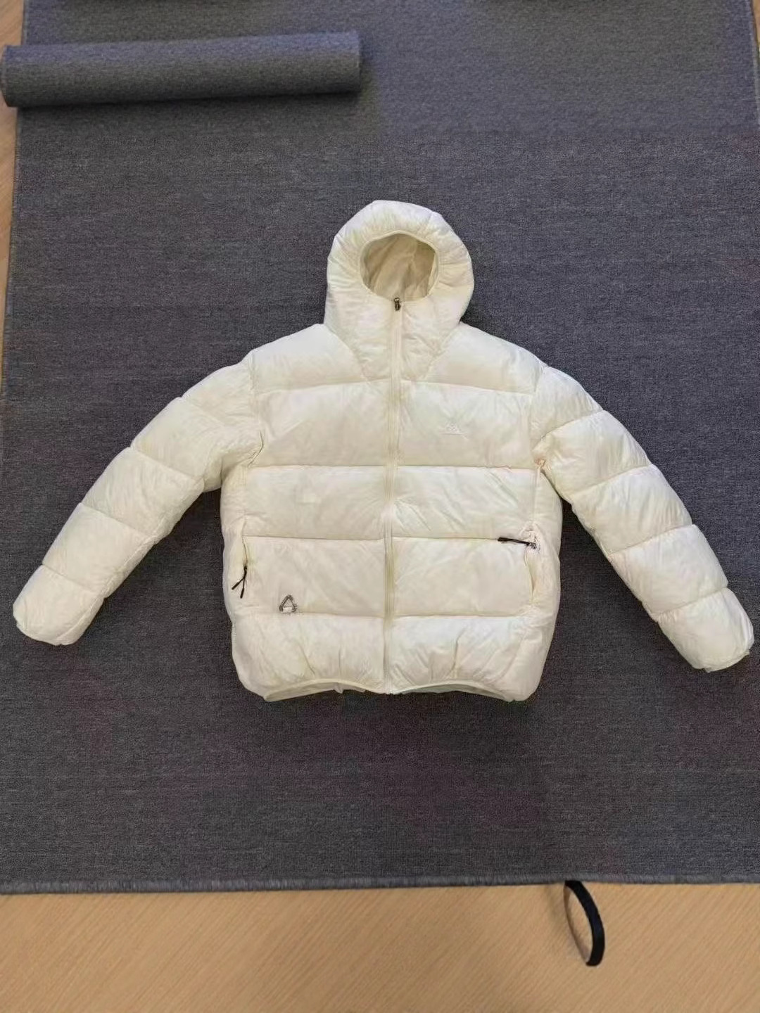 Item thumbnail 4
