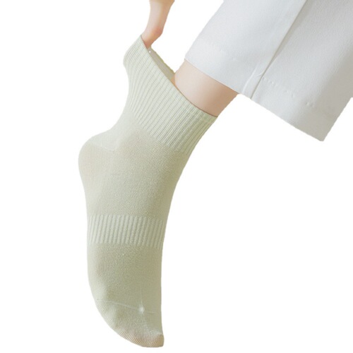 Spring and summer women's thin breathable sweat-absorbent socks solid color versatile sports mid-calf socks soft and comfortable confinement socks