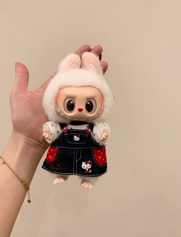 ラブブ labubu ビニール ハローキティ ベビー服 第一世代、第二世代、第三世代 17cm ハローキティ スタンディングオーバーオール|undefined