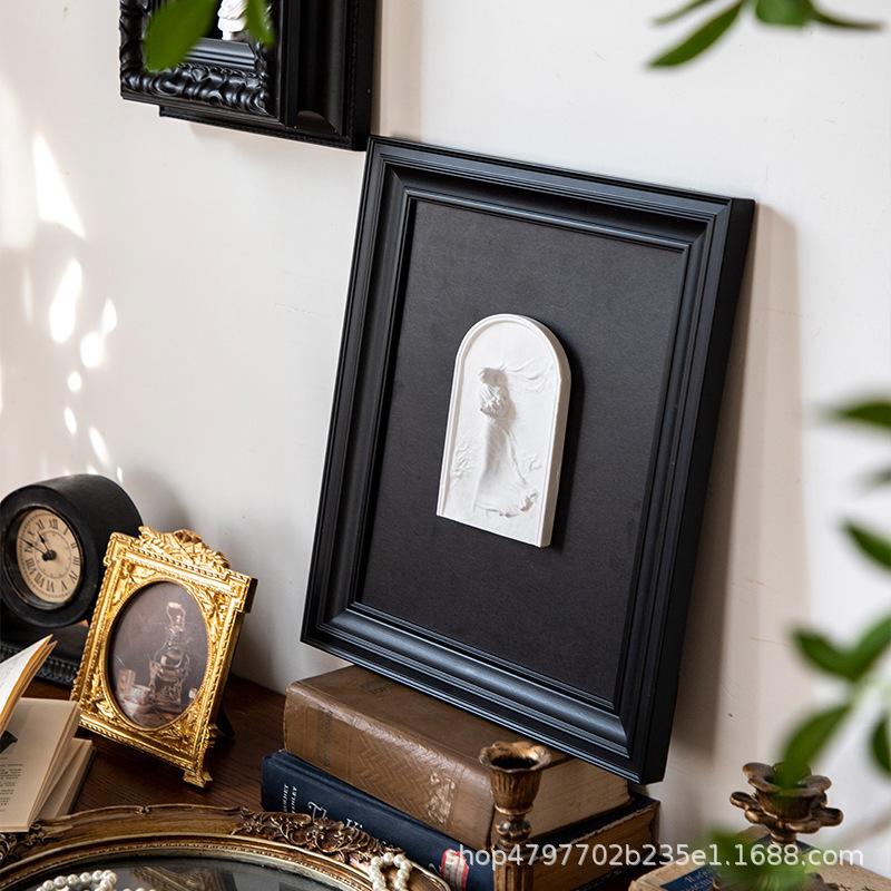 Medieval Style Black Blind Box Photo Frame with Black Background Cardboard Plaster Statue Retro Painting Solid Wood Wall Hanging Table Mounting