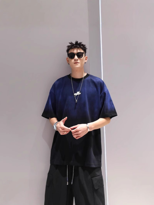 新しい日本のトレンディなブランドの男性用グラデーションカラー半袖Tシャツ、ルーズプラスサイズカジュアル半袖スプライシングコントラストカラー夏|undefined