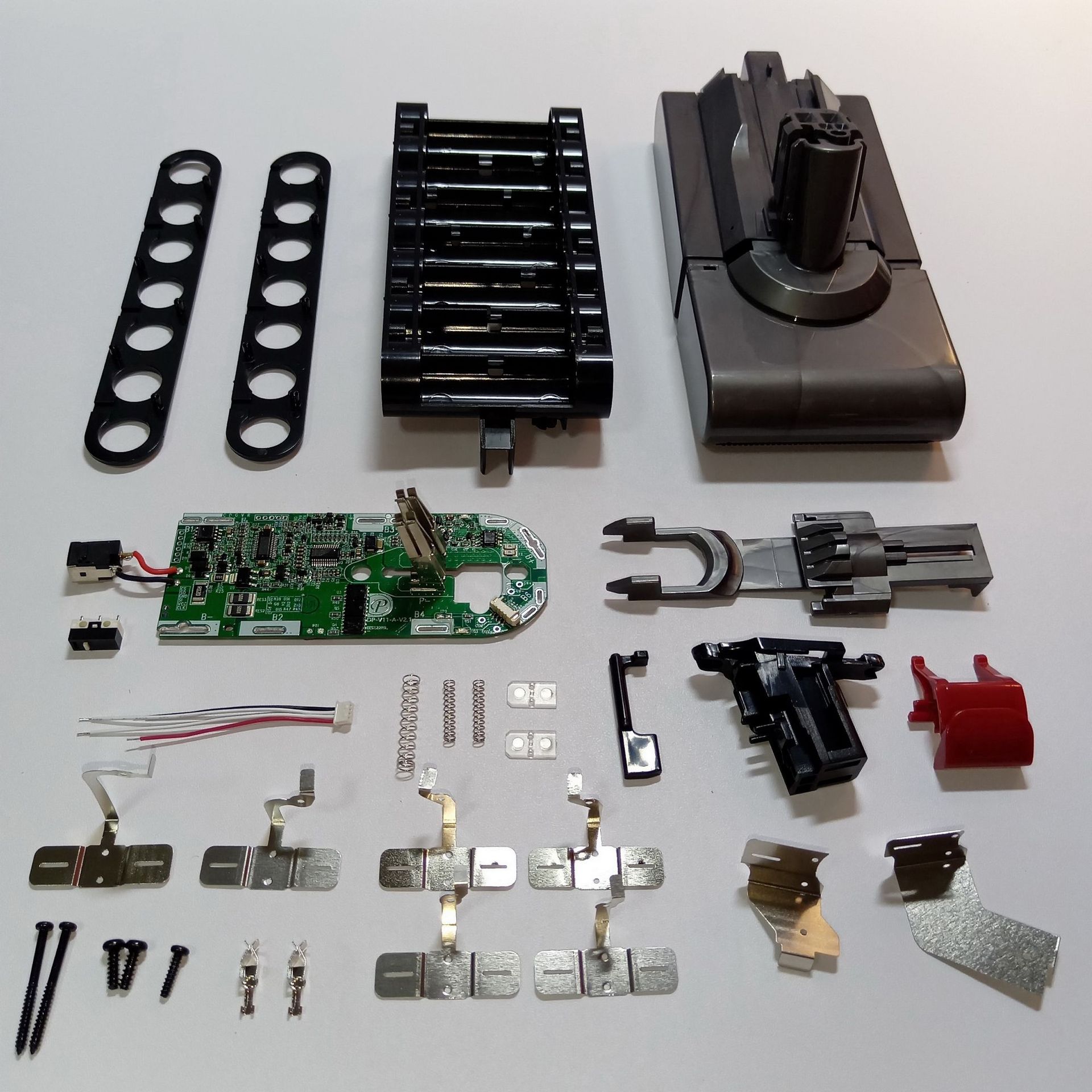 替代DYS 戴森25.2V吸尘器电池套料V11 V15 7芯21700卡扣款 原款