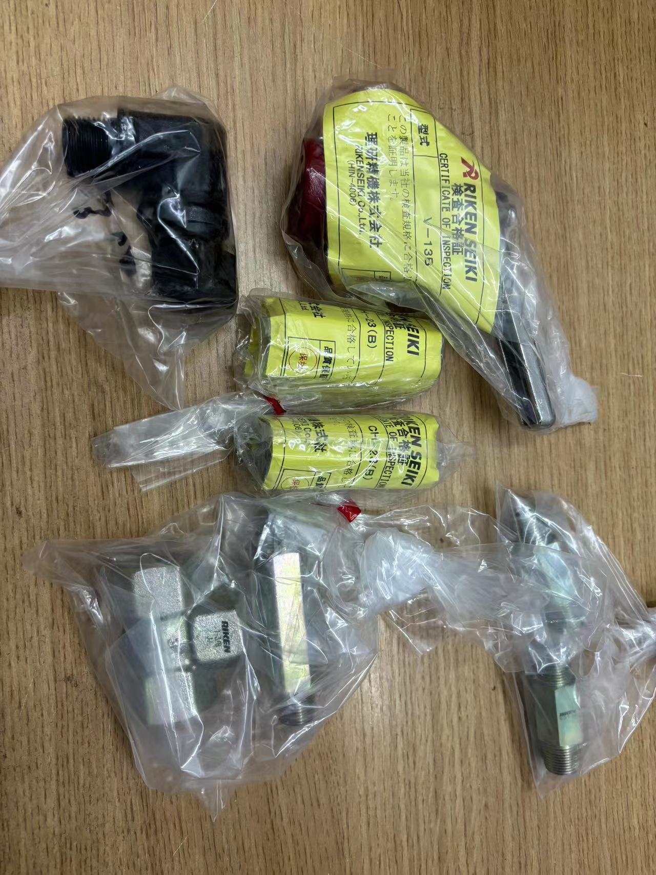 找日本  玉崎仓库  现货    接头 SL-3/8