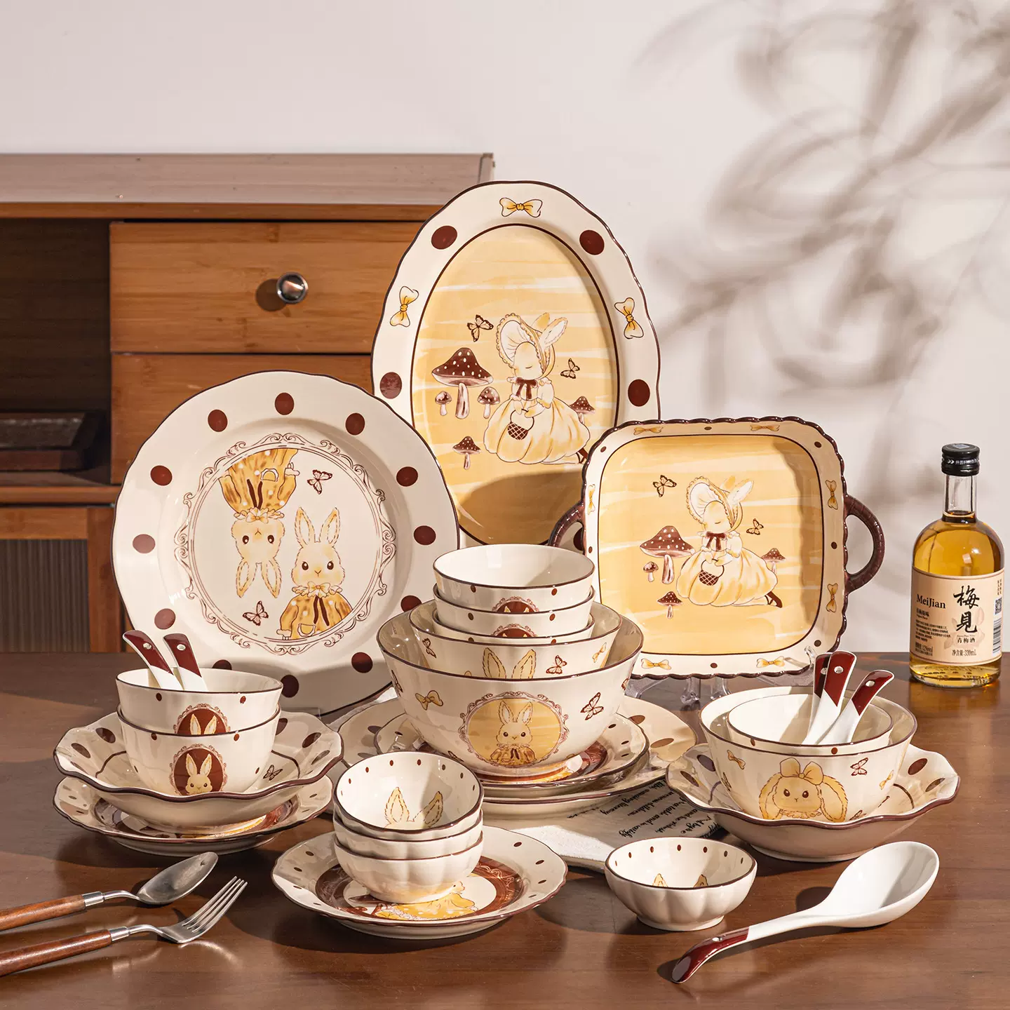 卡通赫本兔碗碟套装家用新款陶瓷餐具乔迁新居碗盘子送礼生日礼物
