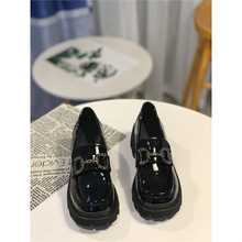 香港漆皮厚底真皮乐福鞋女2025春秋新款百搭松糕单鞋英伦风小皮鞋
