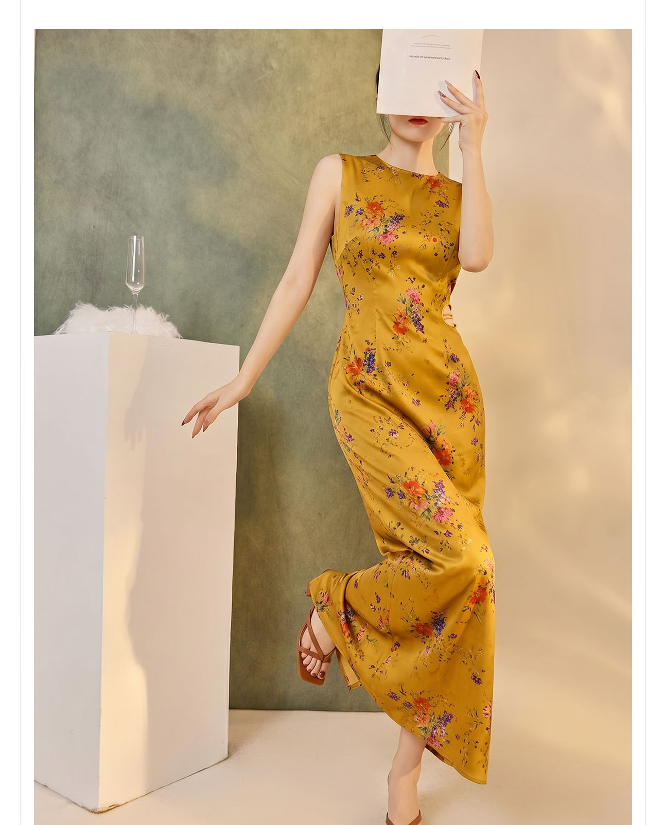 Sườn xám satin in hoa thắt lưng mạ vàng chạm rỗng — màu vàng chi tiết 9