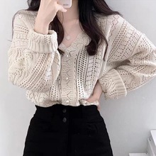 2024韩国秋季新款珍珠扣V领蕾丝钩花 花瓣袖镂空针织开衫女毛衣