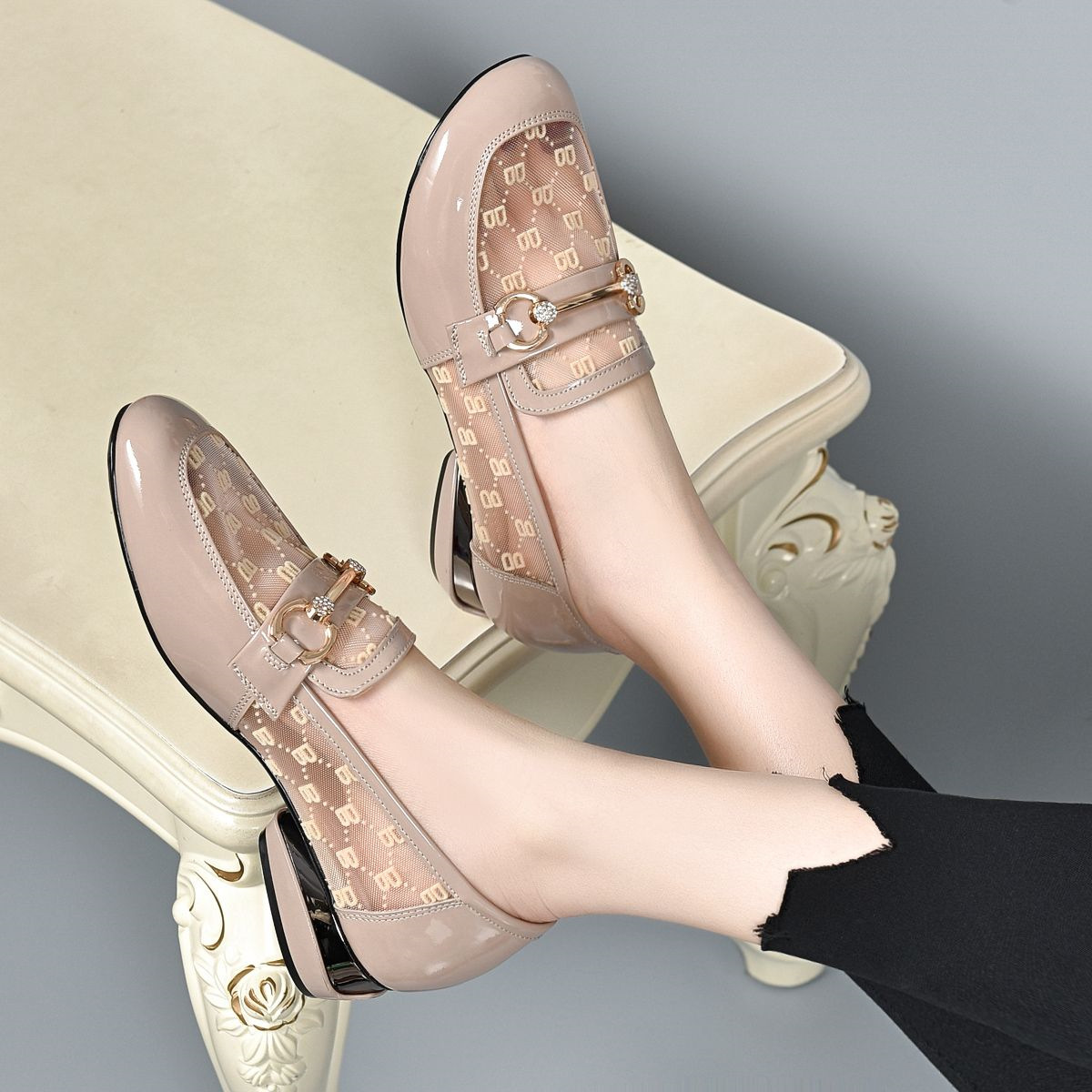 Sandal nữ quai chữ V đế thấp da mềm lưới thoáng khí kiểu Anh — Màu đen chi tiết 4