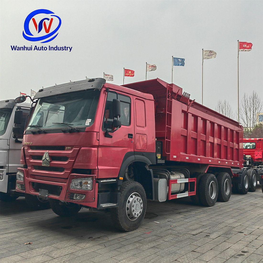Howo 371-horsepower heavy-duty eight-wheel dump truck for transporting soil and rocks at mining sites