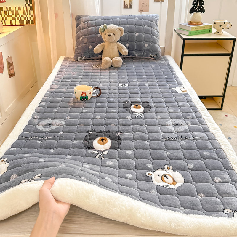 Winter Milk Velvet Mattress Pad with Added Fleece for Student Dormitory 90X190 Single Coral Fleece Mattress Topper Bed Sheet Winter Milk Velvet Mattress Pad with Added Fleece for Student Dormitory 90X190 Single Coral Fleece Mattress Topper Bed Sheet