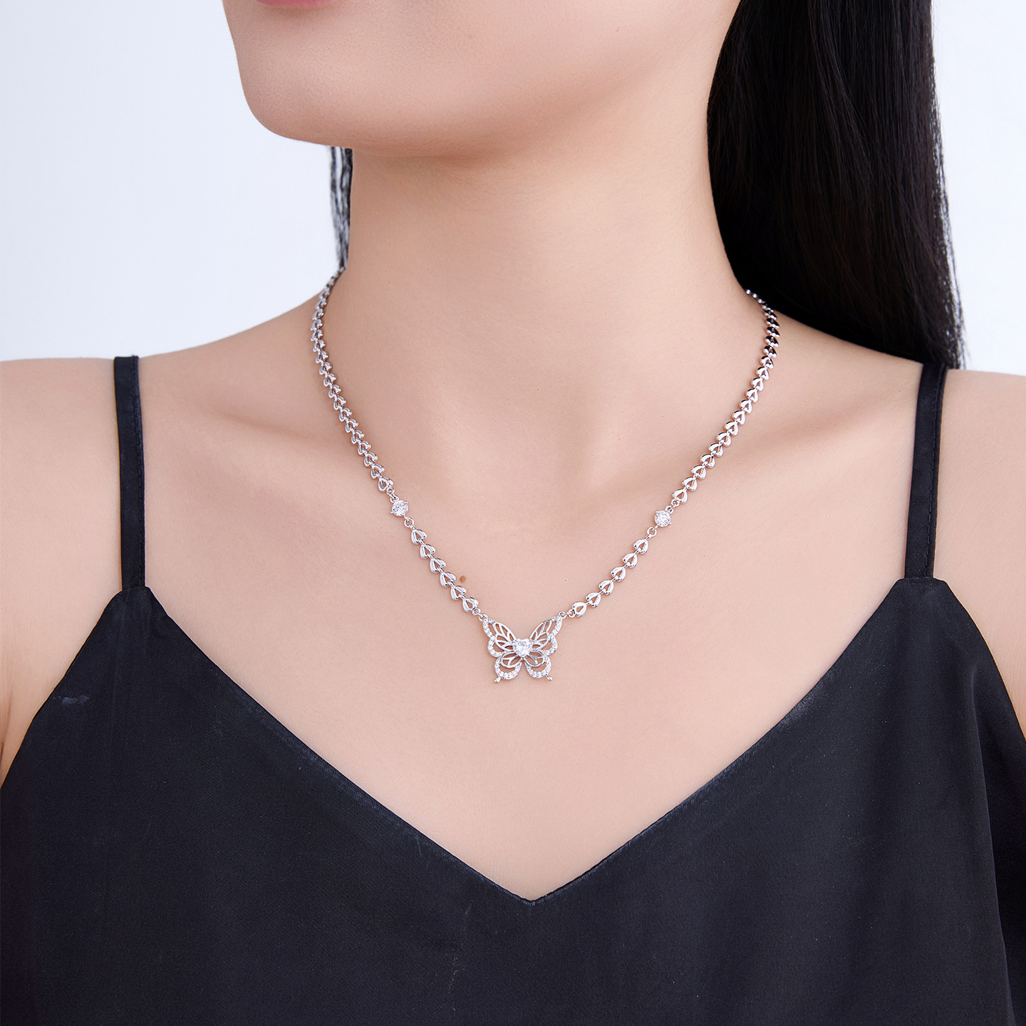 Xuping hueco mariposa nicho japonés estilo coreano cadena clavícula aleación de cobre verano suave simple lujoso temperamento ligero joyas para mujeres