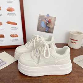 增高厚底小白鞋女款2025新款小众休闲面包鞋百搭时尚学生板鞋成年