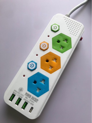 Interruptor separado con funciones de comercio exterior de 2500W de potencia de color USB, enchufe de conector estándar tailandés