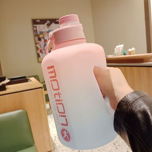Amazon 2200ml Large Capacity Sports Water Bottle PC Material Viral Fitness Tumbler High Temperature Resistant