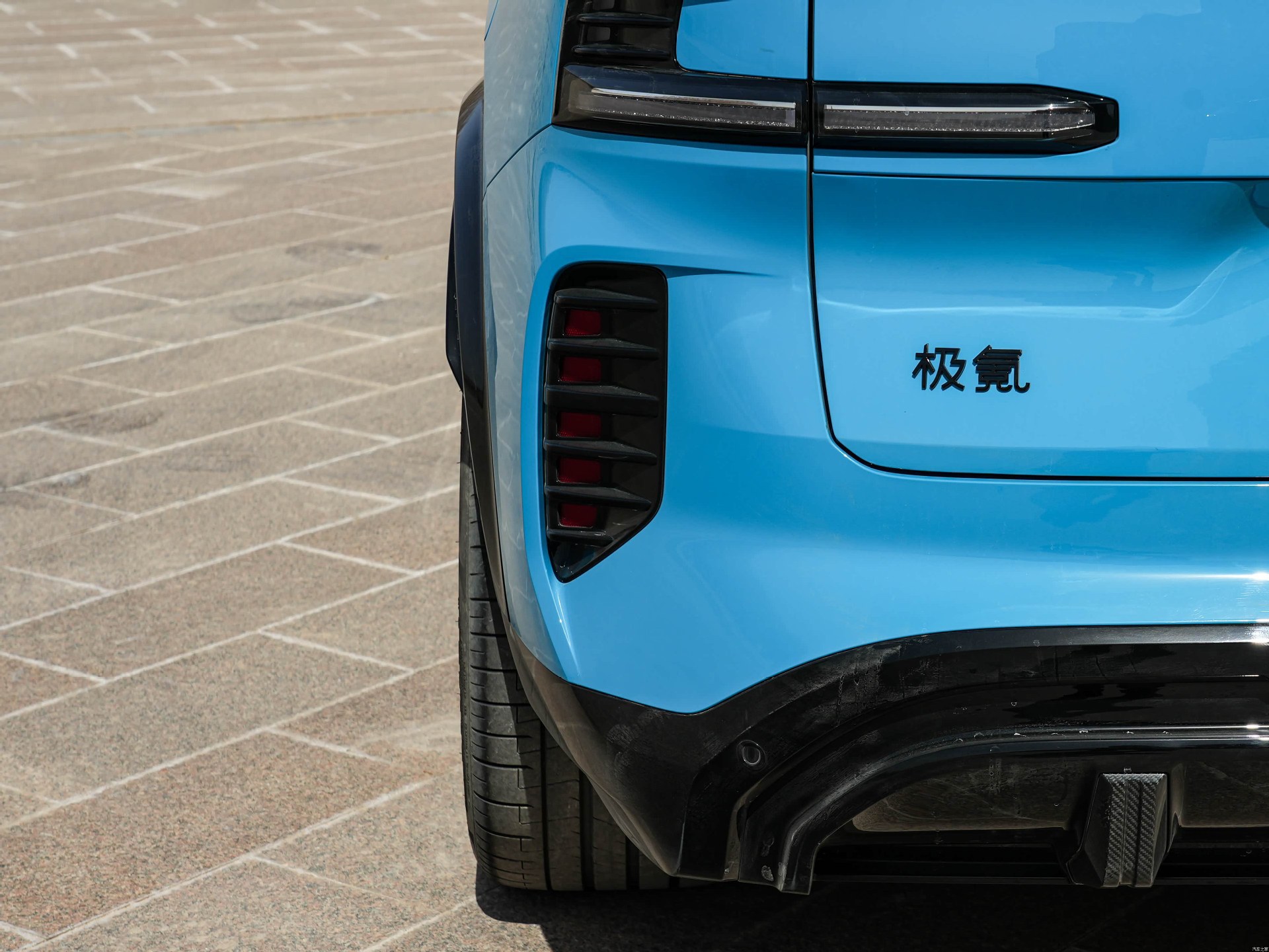 Suitable for Zeekr 8X Front and Rear Logo Blackening Coverings, Automotive Metal Installation Accessories, Non-Destructive Installation of Car Logos